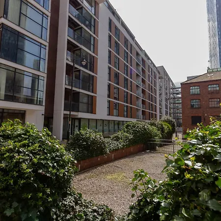 Gem: Cosy 2br With Private Balcony Apartment *