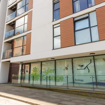 Gem: Cosy 2br With Private Balcony Apartment Manchester