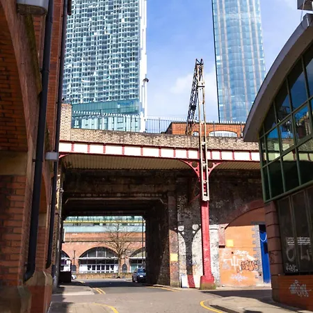 Gem: Cosy 2br With Private Balcony Apartment