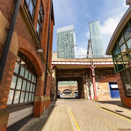 Gem: Cosy 2br With Private Balcony Apartment *