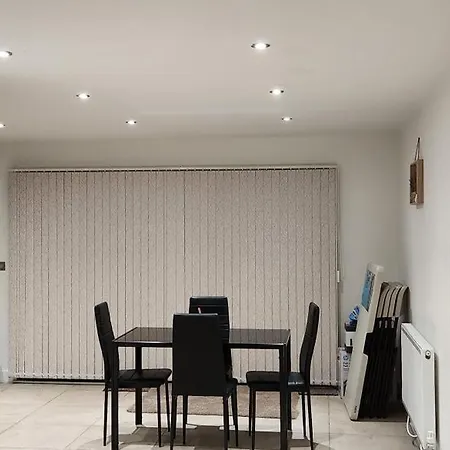 44 Beyers Close Manchester