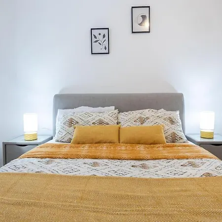 Centre - Luxe 2bed Palazzo Appartement