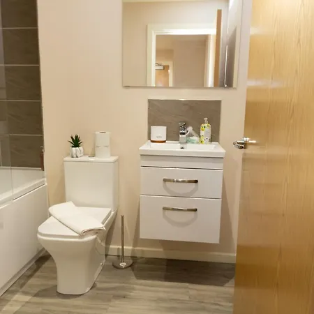 דירה Stylish Living: 1br Apt Near Mcr Central