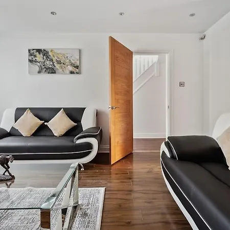 Casa de Férias House In Heald Village Manchester