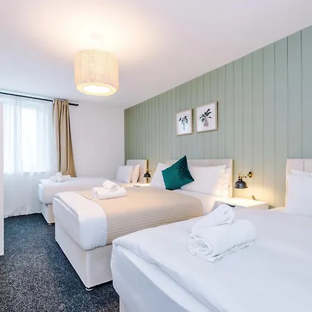 Elm , Collection Of Available Near Media , Free Parking 3*