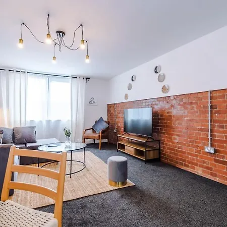 Luxurious 1-bedroom Apartment, Sleeps 4, Free Parking Apartman Manchester
