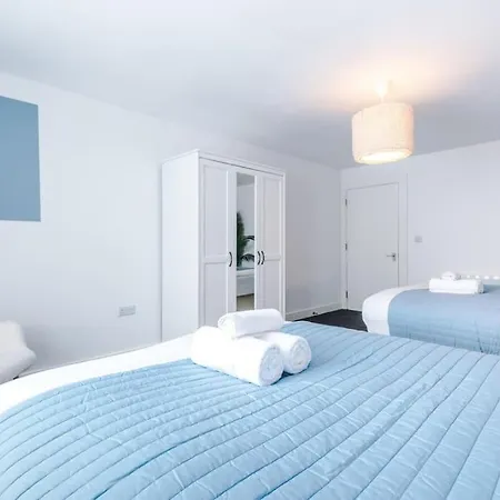 Luxurious 1-bedroom Apartment, Sleeps 4, Free Parking * Manchester