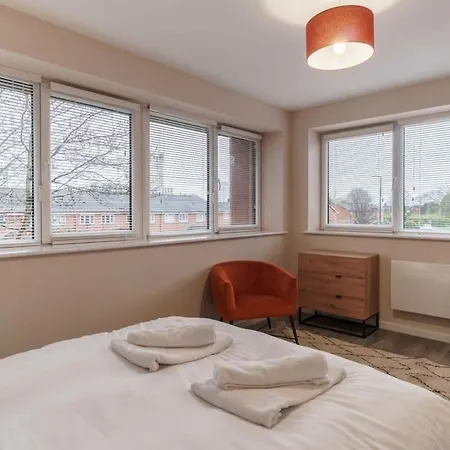 Fantastic 1 Bed Flat - Sleeps 3 아파트 맨체스터