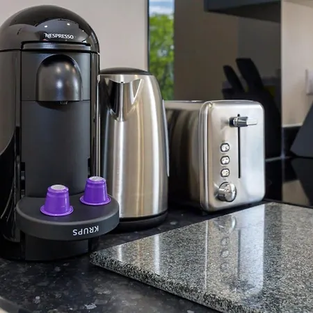 Lovely Modern 1 Bedroom Lejlighed *