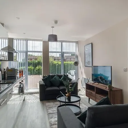 Bright & Modern 1 Bed In Appartement *