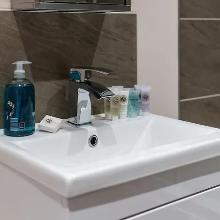 Apartament Bright 1 Bed Flat - Sleeps 3 *