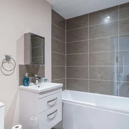 Bright 1 Bed Flat - Sleeps 3 Манчестер