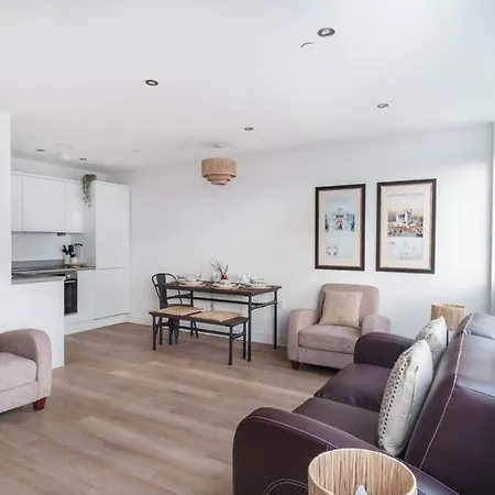 Zeni, Alexandra Rise Fab 1br Flat מנצ'סטר
