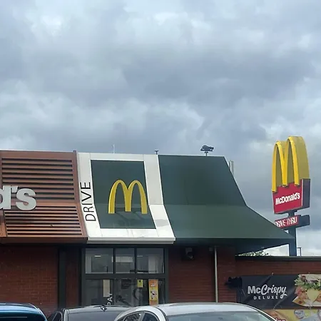 Charming 2-bedroom In *