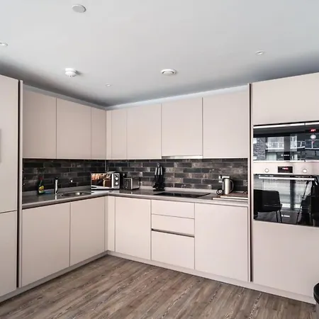 Apartment Spacious 2 Bed In Central Manchester