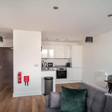 Zeni, Alexandra Rise Modern 1 Bed Manchester