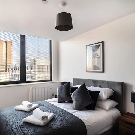 Stayzeni, Alexandra Rise Great 1 Bed Apartment *