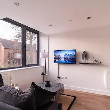 Stayzeni, Alexandra Rise Sleek 1 Bed *