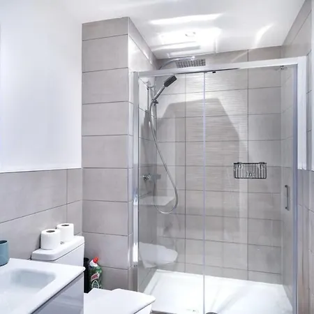 Stayzeni, Alexandra Rise Lovely 1 Bed Lägenhet