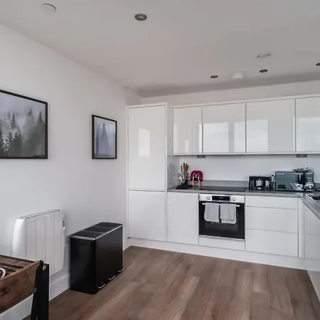 Stayzeni, Alexandra Rise Cosy 1br Flat *