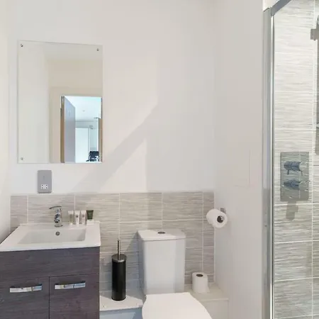 Διαμέρισμα Lovely 2 Bedroom In Salford