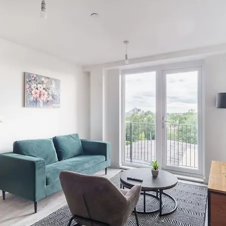 Διαμέρισμα Lovely 2 Bedroom In Salford Μάντσεστερ