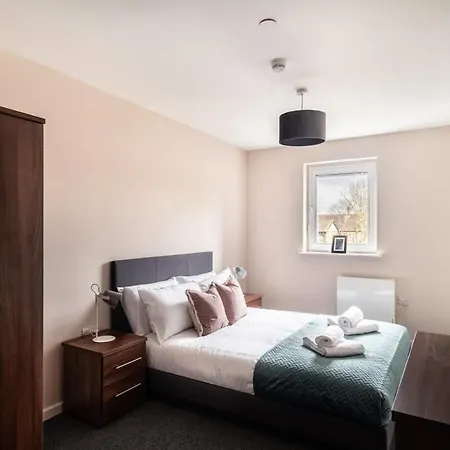 Modern & Bright 2 Bed In