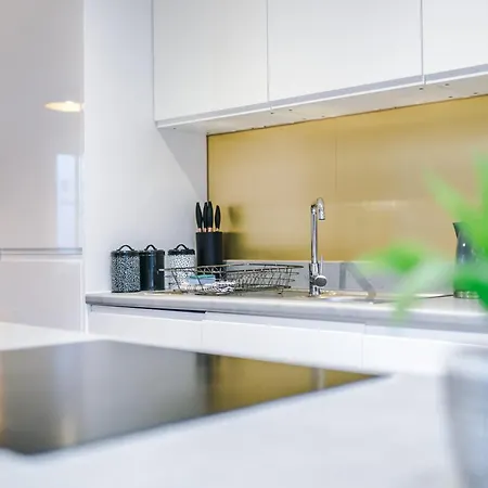 Stunning House Manchester With Parking - Sleeps 10 - By Purestay Short Lets &