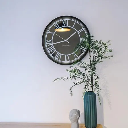 Guest house Stunning House Manchester With Parking - Sleeps 10 - By Purestay Short Lets & *