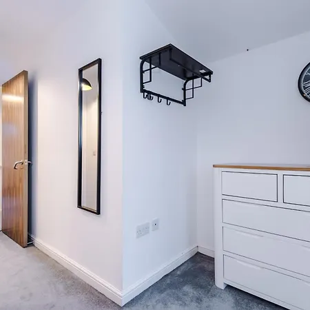Stunning House Manchester With Parking - Sleeps 10 - By Purestay Short Lets & * Failsworth