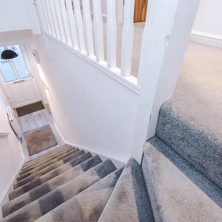 Stunning House Manchester With Parking - Sleeps 10 - By Purestay Short Lets & * Failsworth