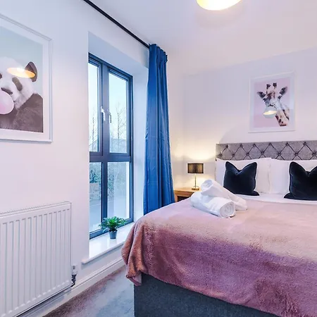 Stunning House Manchester With Parking - Sleeps 10 - By Purestay Short Lets & * Failsworth