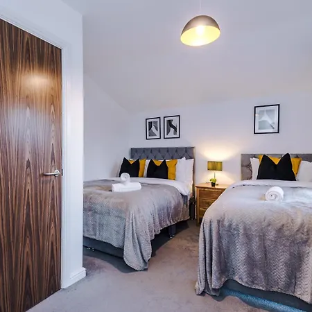 Stunning House Manchester With Parking - Sleeps 10 - By Purestay Short Lets & * Failsworth