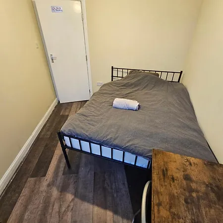 בית אירוח Double With Shared Bathroom מנצ'סטר