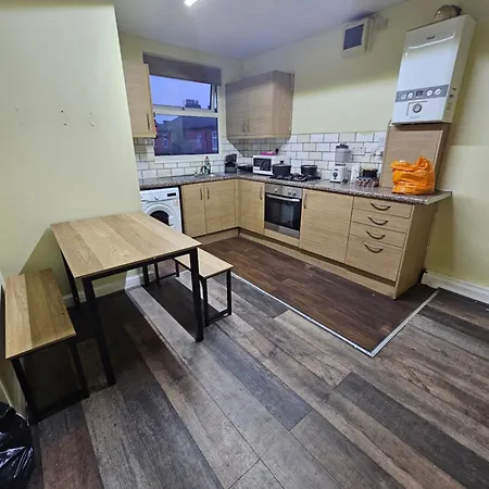 ホームステイ Double With Shared Bathroom *