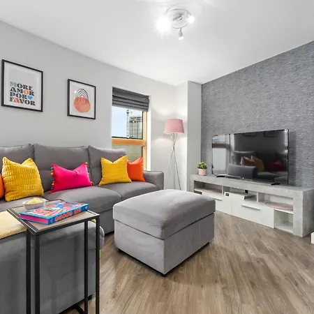 With Balcony & Secure Parking * Manchester