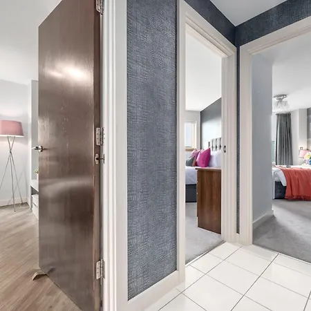 With Balcony & Secure Parking Apartmán Manchester
