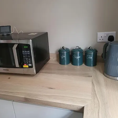 4 Bedroom House, 8 Min To City! Lägenhet Manchester