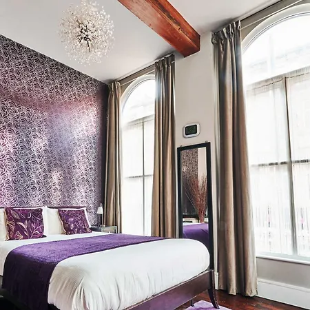 Lushpads Bed & Breakfast