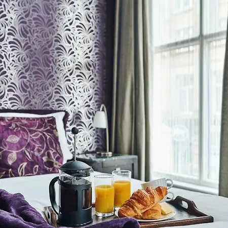 Bed & Breakfast Lushpads 4*