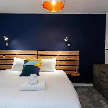 Modern 2 Bed Flat 5min To Old Trafford Stadium * Manchester