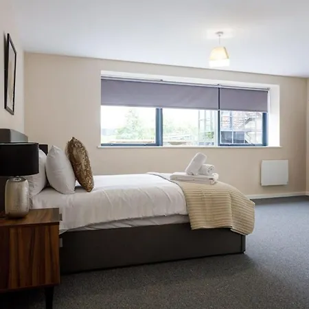 Apartment Modern 2 Bedroom *