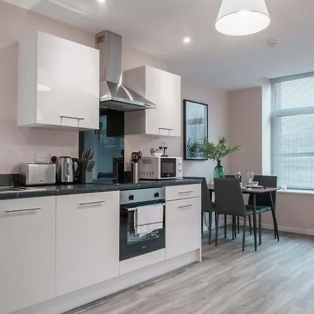 Contemporary 2 Bed - Sleeps 4 Apartment Manchester