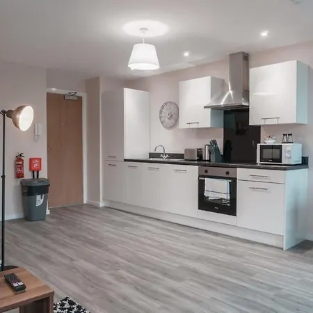 Contemporary 2 Bed - Sleeps 4 Apartment *