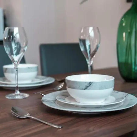 Contemporary 2 Bed - Sleeps 4 Apartment Manchester