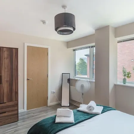 Amazing 1 Bed In - Sleeps 2 Apartment Manchester