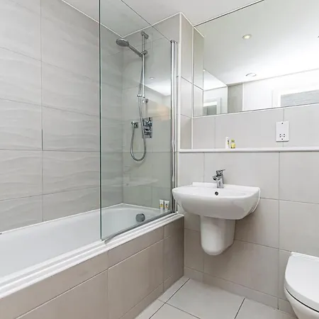 Contemporary 2 Bed In