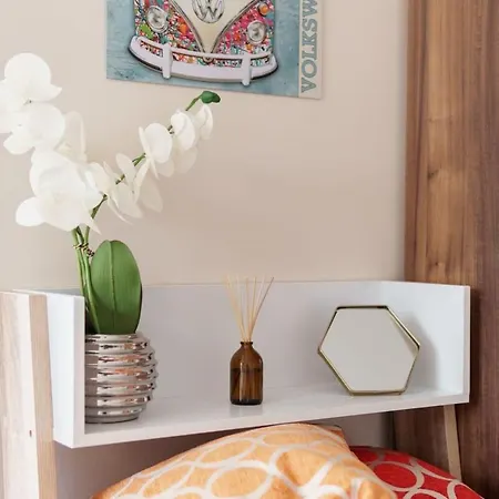 Apartment 2 Bedroom Modern In *