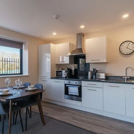 Contemporary 2 Bedroom アパート *