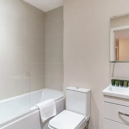 Contemporary 1 Bed Flat - Sleeps 3 Mánchester